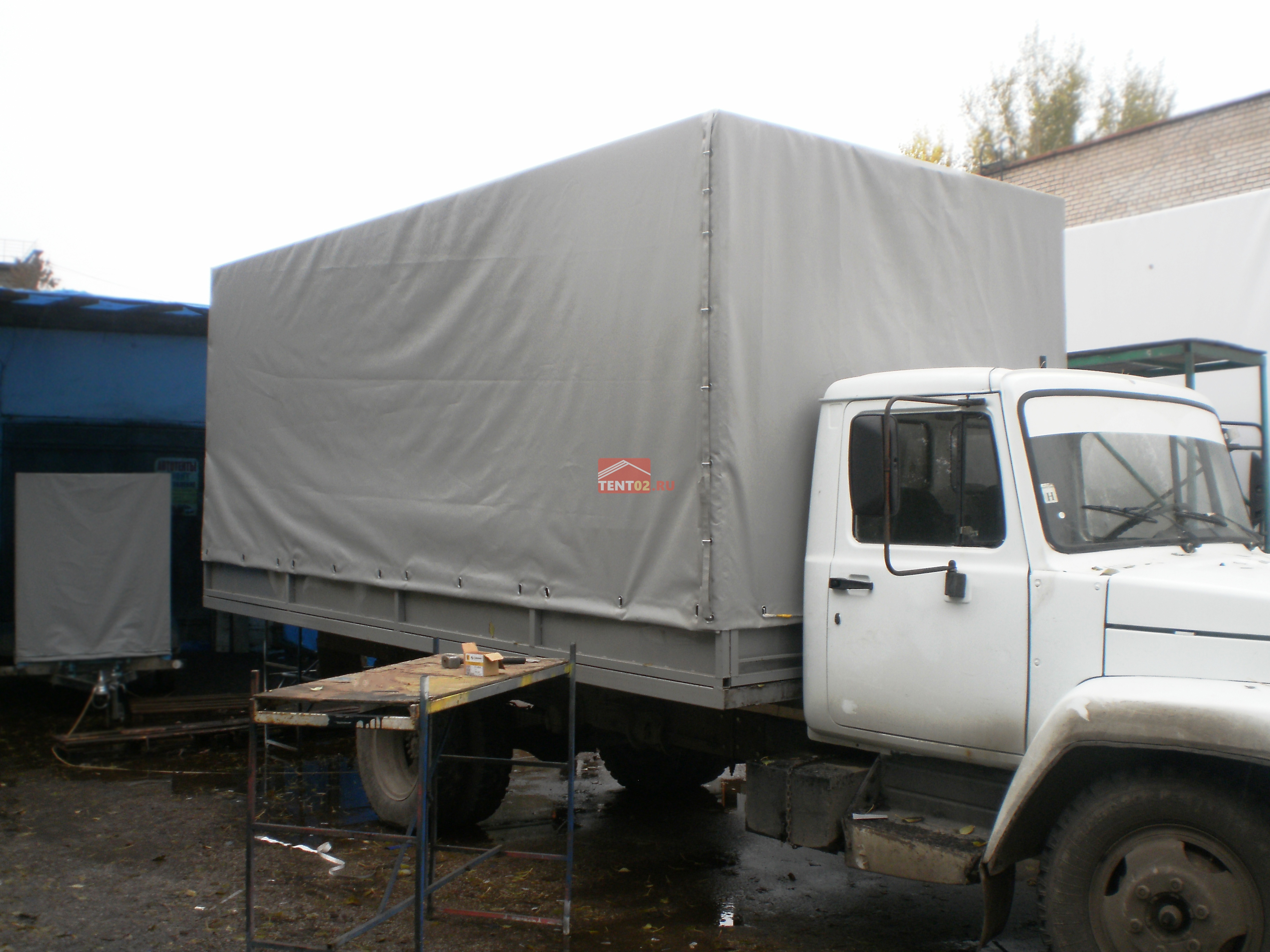 tent02-29